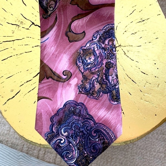 Zylos George Machado Men’s Tie. 100% Silk. Mauve Base w/ Brown & Purple Paisley - Picture 2 of 5